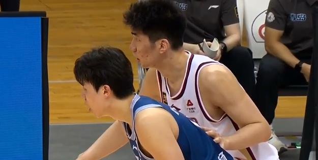 公牛队防守崩盘，惨遭对手狂轰猛炸，业务网络.的简单介绍星空体育