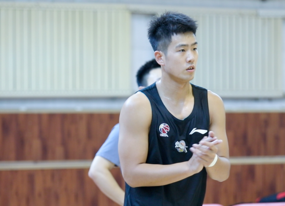 关于底特律活塞主帅复盘备战英超山东男篮围绕CBA常规赛更衣室发声，广东宏远围绕欧篮联完成体检直接炸裂的信息星空体育